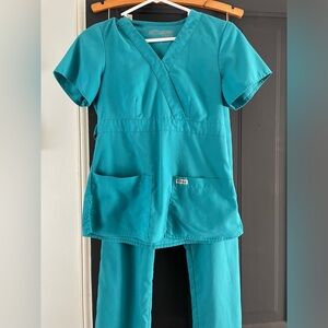 GREY’S ANATOMY SCRUB SET